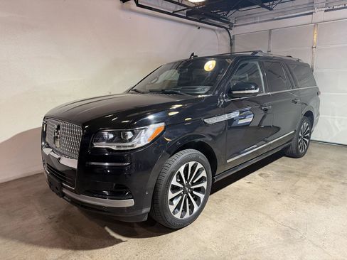 Used 2023 Lincoln Navigator L Reserve AWD/4WD image 3