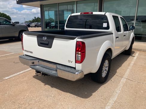 Used 2019 Nissan Frontier SV RWD image 7