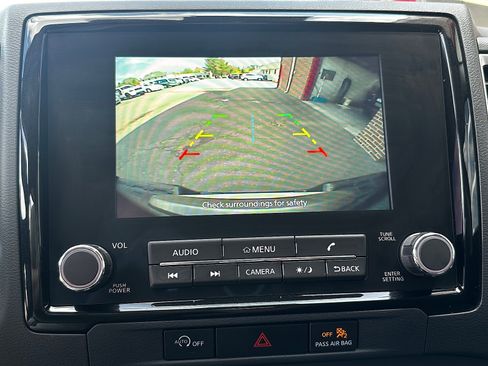 Used 2024 Nissan Frontier SV image 29