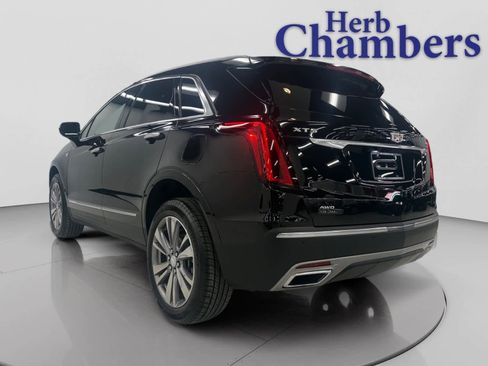 Used 2025 Cadillac XT5 Premium Luxury image 3