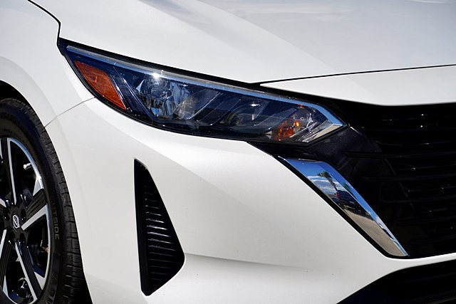 Used 2024 Nissan Sentra SV FWD image 12