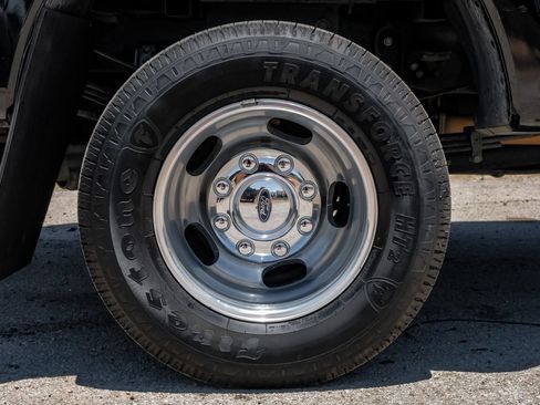 Used 2022 Ford F350 Platinum w/ FX4 Off-Road Package AWD/4WD image 62
