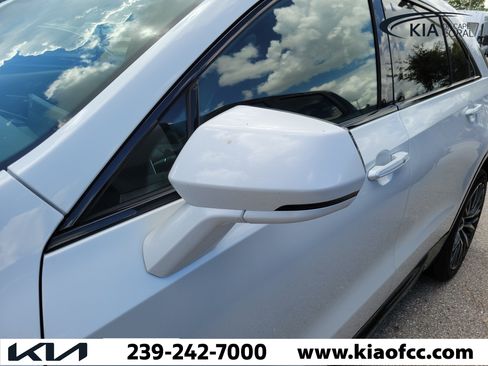 Used 2024 Cadillac XT4 Sport FWD image 6