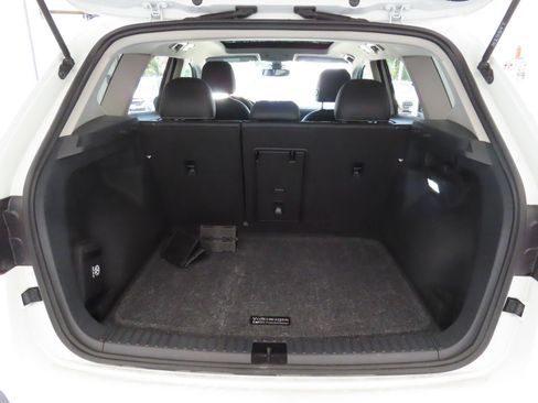 Used 2024 Volkswagen Taos SE w/ Panoramic Sunroof Package AWD/4WD image 24