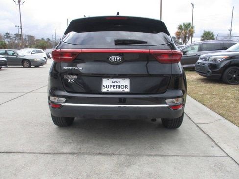 Used 2022 Kia Sportage LX image 4