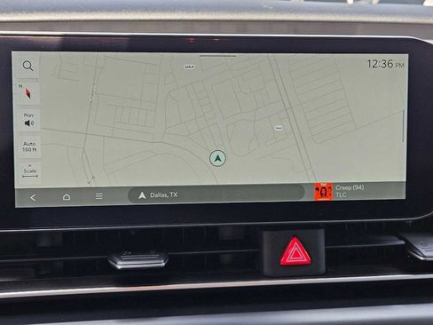 Used 2025 Kia Carnival FWD image 24