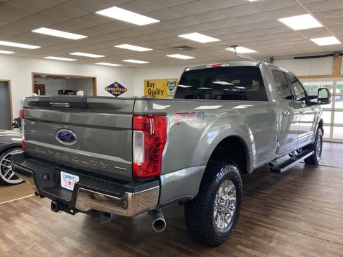 Used 2019 Ford F250 XLT w/ XLT Premium Package AWD/4WD image 7