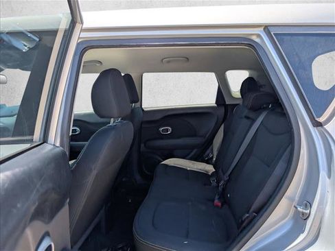 Used 2016 Kia Soul + FWD image 15