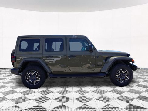 New 2026 Jeep Wrangler Unlimited Sahara AWD/4WD image 11