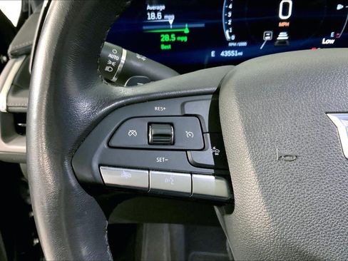 Used 2024 Cadillac XT4 Premium Luxury image 18