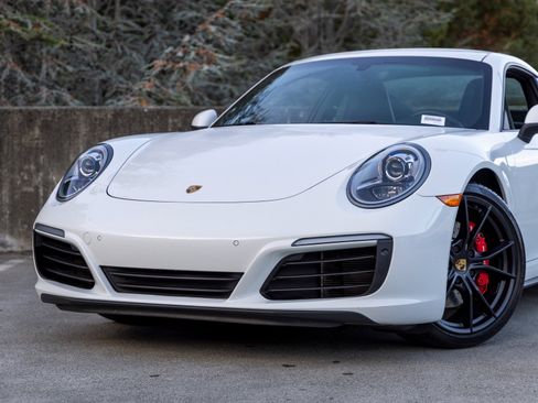 Certified 2019 Porsche 911 Carrera 4S image 7