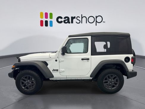 Used 2025 Jeep Wrangler Sport AWD/4WD image 2