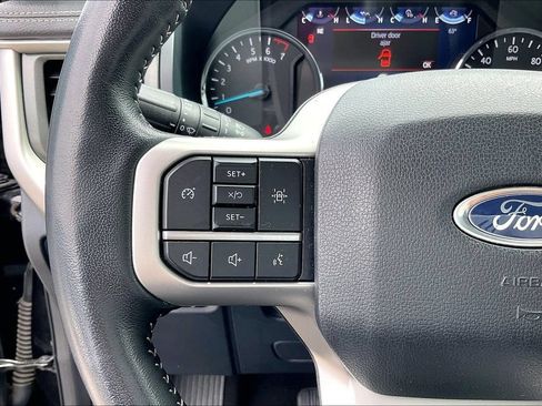 Used 2024 Ford Expedition XLT RWD image 24