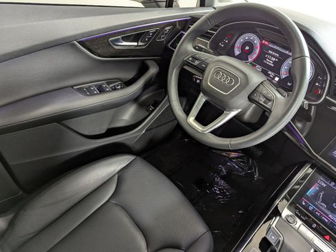 Certified 2023 Audi Q7 3.0T Prestige image 9