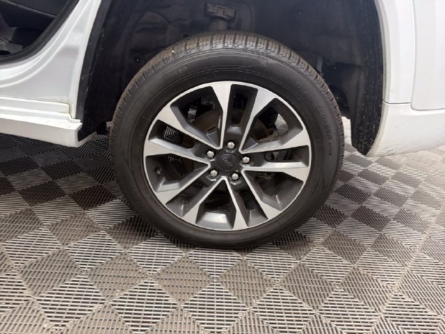Used 2023 Jeep Grand Cherokee Overland AWD/4WD image 28