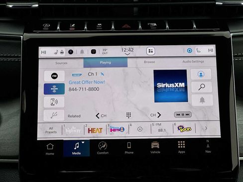 New 2025 Jeep Grand Cherokee Limited w/ Luxury Tech Group II image 12