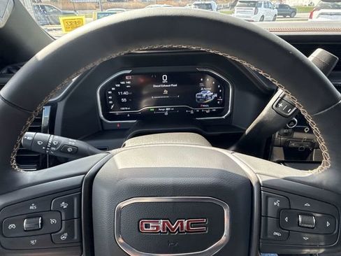 Used 2024 GMC Sierra 2500 AT4 w/ AT4 Preferred Package AWD/4WD image 3