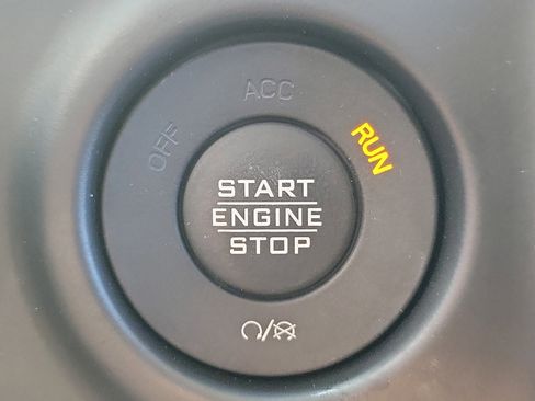 Used 2022 Jeep Wrangler Unlimited Sahara w/ Cold Weather Group image 31