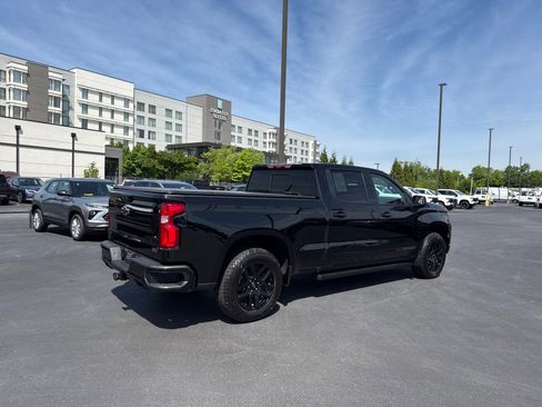 Used 2025 Chevrolet Silverado 1500 High Country w/ Midnight Edition AWD/4WD image 3