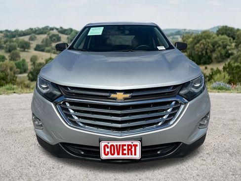 Used 2020 Chevrolet Equinox LS w/ LS Convenience Package FWD image 2