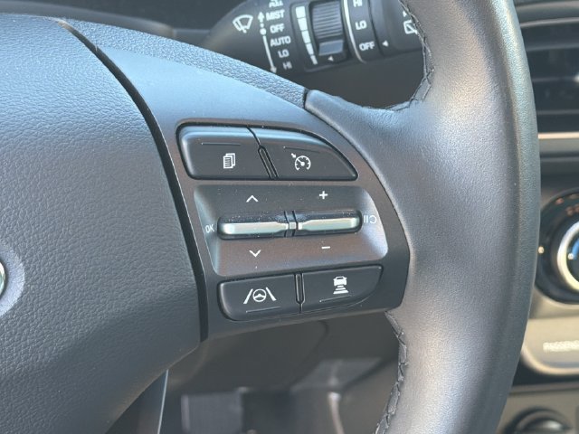 Used 2023 Hyundai Kona Limited FWD image 28