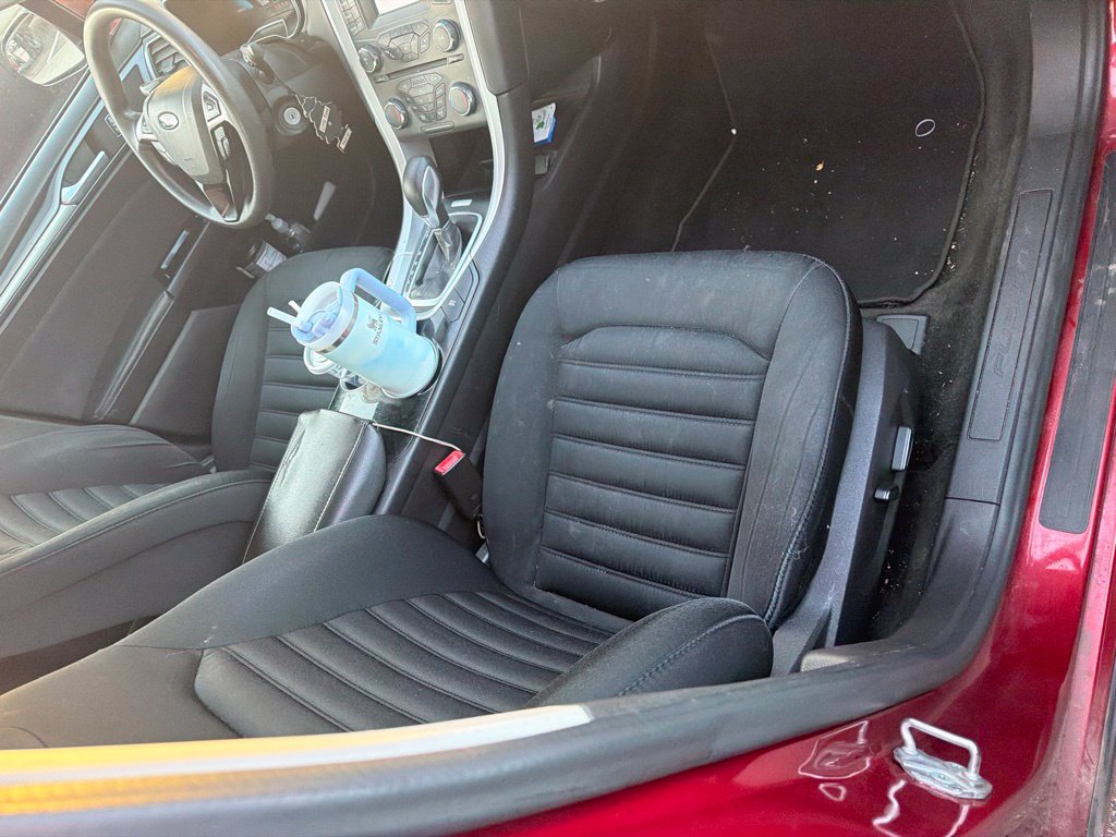 Used 2016 Ford Fusion SE FWD image 3