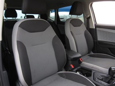 Used 2022 Volkswagen Taos S image 10