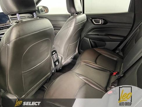 Used 2022 Jeep Compass High Altitude AWD/4WD image 19