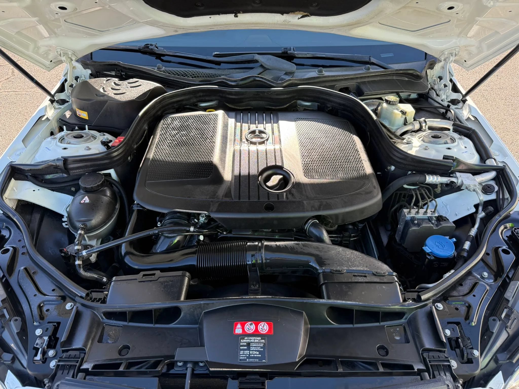 Used 2014 Mercedes-Benz E 250 BlueTEC Sedan w/ Premium 1 Package image 28