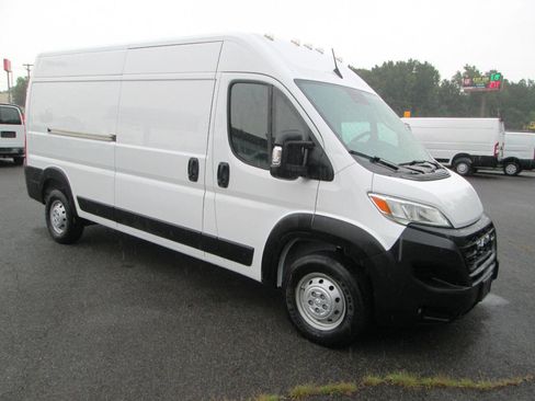 Used 2023 RAM ProMaster 2500 image 2