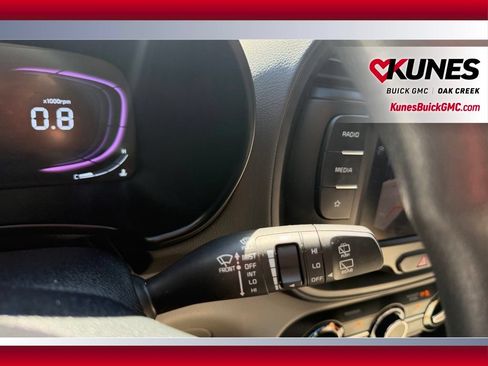 Used 2025 Kia Soul LX w/ LX Technology Package FWD image 14