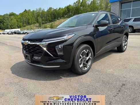 New 2025 Chevrolet Trax LT w/ Driver Confidence Package image 3