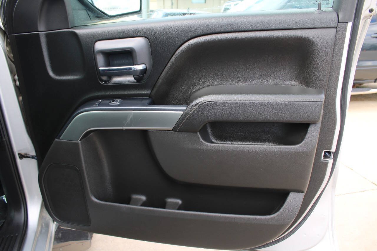 Used 2018 Chevrolet Silverado 1500 LT w/ All Star Edition AWD/4WD image 11
