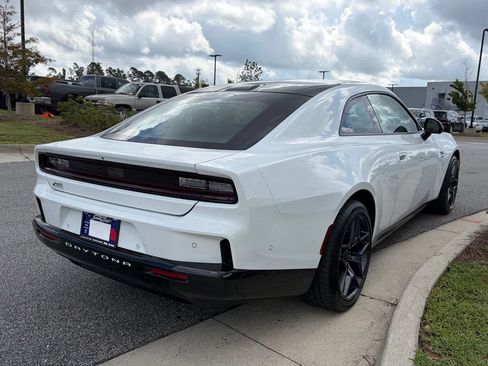 Used 2024 Dodge Charger Daytona R/T w/ Plus Group AWD/4WD image 4