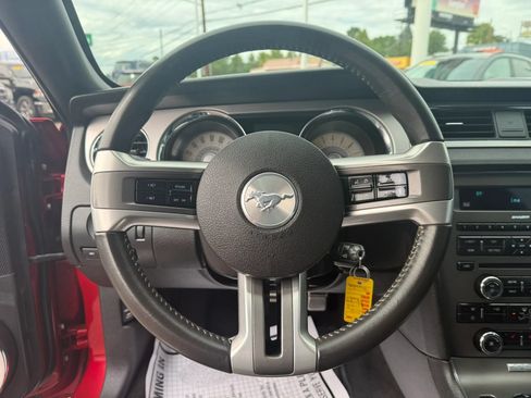 Used 2011 Ford Mustang Premium w/ 202A Rapid Spec Order Code RWD image 22