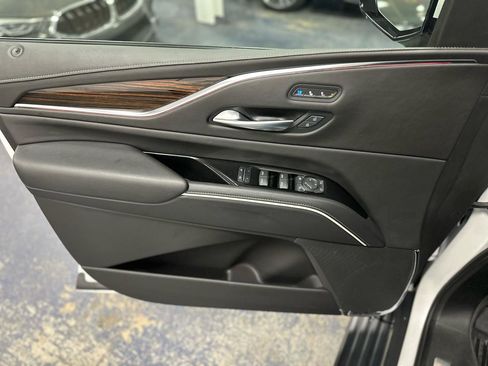Used 2023 Cadillac Escalade Premium Luxury w/ Performance Package image 16