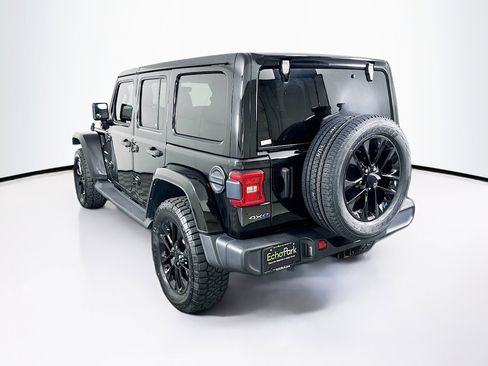 Used 2023 Jeep Wrangler Unlimited Sahara AWD/4WD image 5