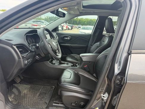 Used 2022 Jeep Cherokee Trailhawk w/ Sun, Sound & Nav Group AWD/4WD image 10