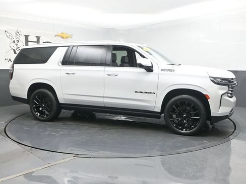 Used 2023 Chevrolet Suburban High Country AWD/4WD image 1