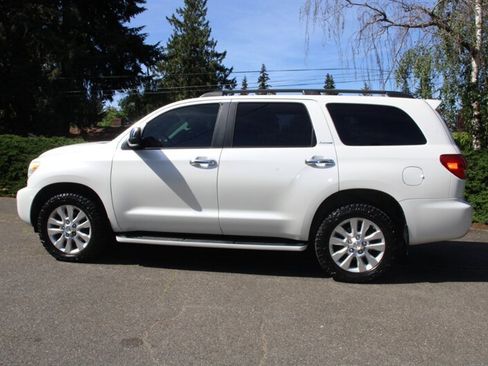Used 2010 Toyota Sequoia Platinum AWD/4WD image 16