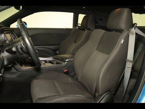 Used 2016 Dodge Challenger R/T image 17