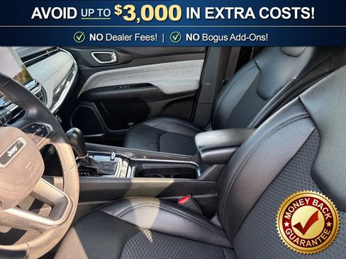 Used 2024 Jeep Compass Latitude AWD/4WD image 14
