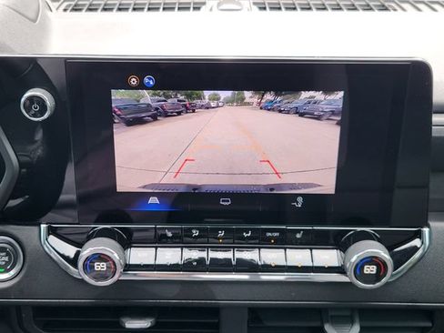 Used 2025 Chevrolet Colorado Trail Boss AWD/4WD image 19