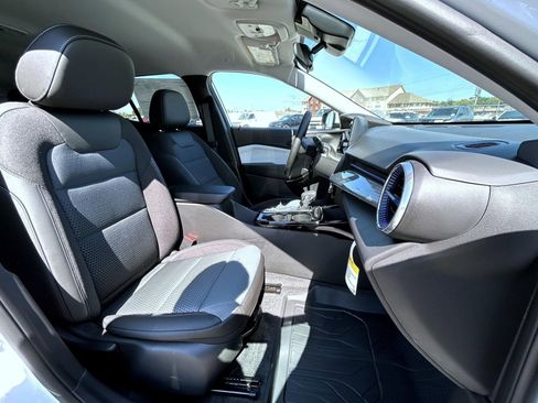 New 2026 Chevrolet Trax LT w/ Driver Confidence Package image 16