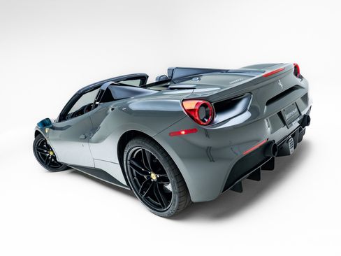 Used 2018 Ferrari 488 Spider RWD image 54