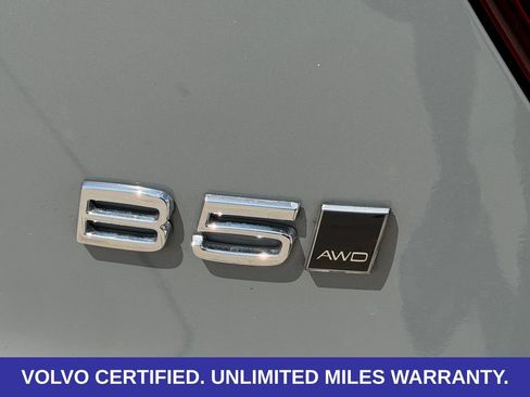 Certified 2026 Volvo XC40 B5 Plus AWD/4WD image 8