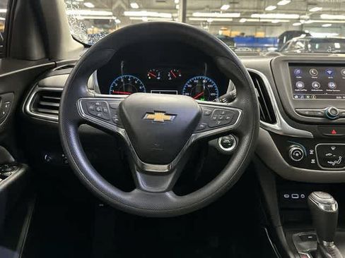 Used 2020 Chevrolet Equinox LS AWD/4WD image 15