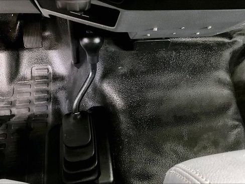 Used 2015 Ford F550 4x4 Regular Cab Super Duty image 11