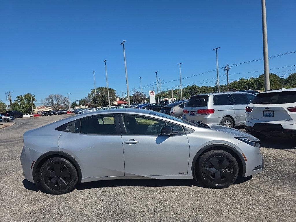 Certified 2023 Toyota Prius LE AWD/4WD image 3