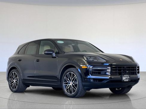 Certified 2026 Porsche Cayenne AWD/4WD image 10